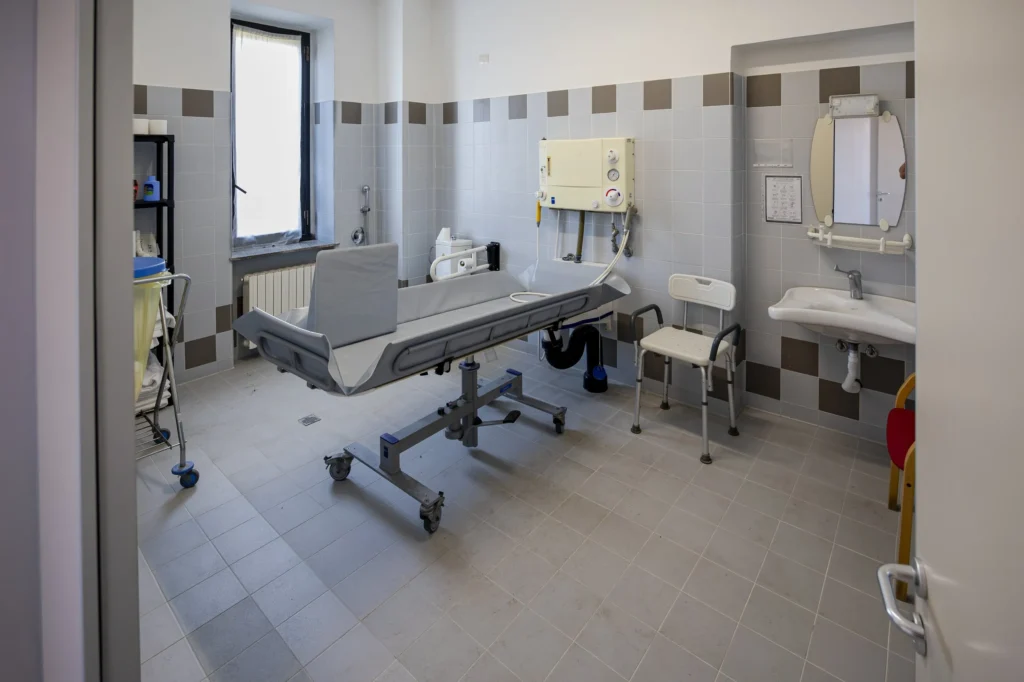 Casa vallardi stanza bagno assistito aiuto